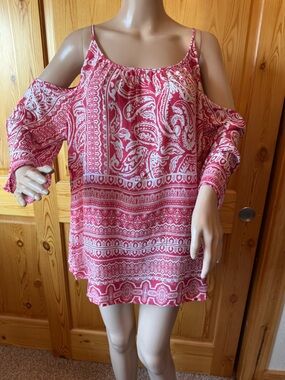 Ariat Womens XXL Pink Paisley Cold Shoulder Top Lightweight Feminine